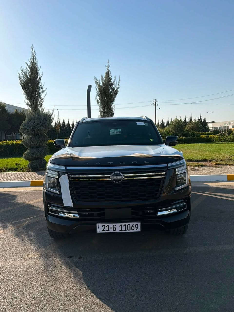 سلام عليكم باترول 2026 
وكاله ضمان السور
ماشيه 13.000 الف
بلاتينيوم فول موصفات 
داخل احمر 
كامل PPF +كتاب تضليل 80
للاستفسار ***********

