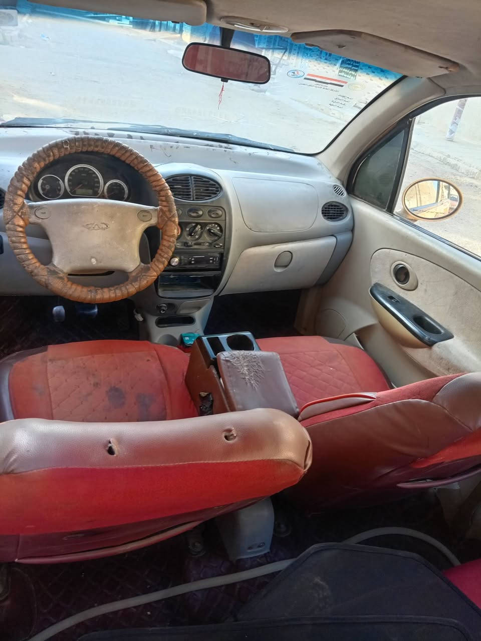 سلام عليكم ورحمة سياره كيو كيو حلو ونضيف
مكينه وكير #عادي وتخم تاير جدد فرشه حلو ولكشر حلو
مصغره سنويه لـ29سياره حلو حداديه شويه ترتيب سعر #15وبيه مجال
اتصل *********** وتدلل
