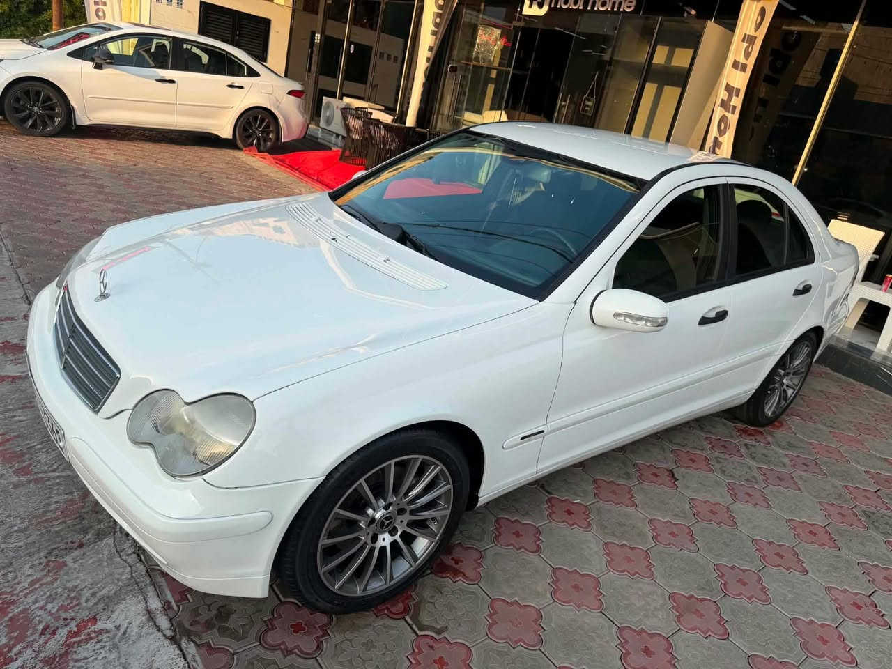 مێرسـيديس سي كلاس موديل ٢٠٠٠فول مواصفات بس سلايد نيه بشرتي هه موو شتيك ديفروشم ٣بارجه صبوغه بي دعم و ليدران بشرتي كيرو مكينه و تبريد و بناو كردن سياره كي زور جوان و بي مسروفه سعري ٦٥ وەرەقـە و مجالەکی کەم
………….
*********** أربيل, العراق
