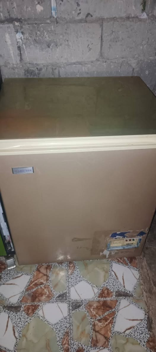 طباخ ومجمده • نضيفات • تحتاج غاز