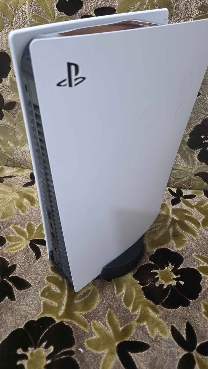 بلي 5 
ذاكرة 1T
Ubs 1500 
جوستك اصليه
جوستك ps4 
حساب بي العاب مشتريها 
والعاب بلص 
كرمسون دزيرت 
Gta 5
god of war 
بيس ٢١ 
فيفا 
بيس ١٨  
باتلفيلد V 
اسسن كريد مال مصر وفالهالا تجريبية
وبعد هواي العاب راسل وادزلك صور  
مكاني حلة /نادر ثالثة او حي مهندسين 
*********** واتساب 
السعر 900 الف حلة, بابل
