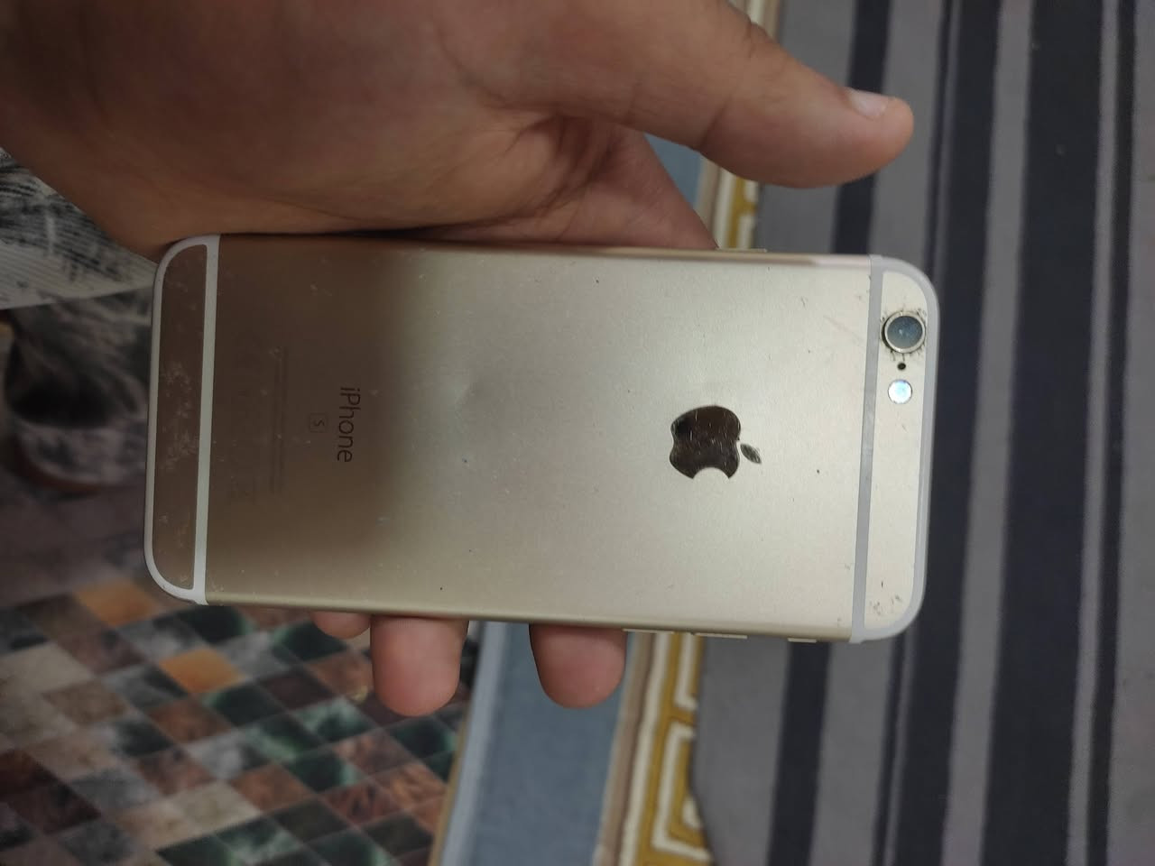ايفون 6 s عوزة بطارية تخلي على شحن يشتغل تشيلة يطفى..
بسعر 35 وبي مجال بسيط واكو توصيل
البصرة شط العرب 
وهذا رقمي***********
