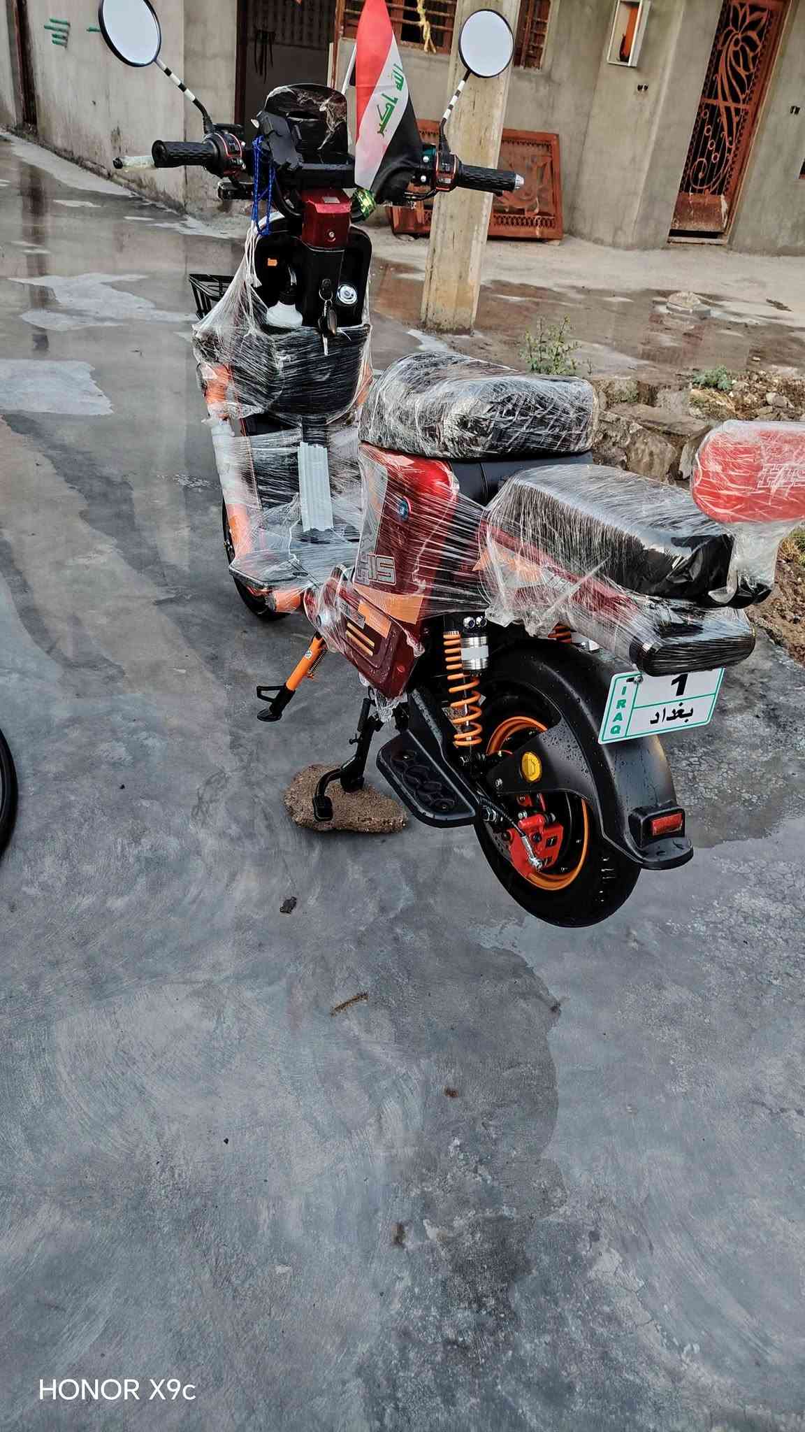 سلام عليكم موطور شحن H900 للبيع نضافه 100 ما مستعمل هويه نضيف كلشي شغال سويجين وبصمتين السعر 650 وبي مجال الي يشتري يجي علا هاذه الرقم *********** حته لو مراوس بستوته موطور بانزين ماكو اي شكال
