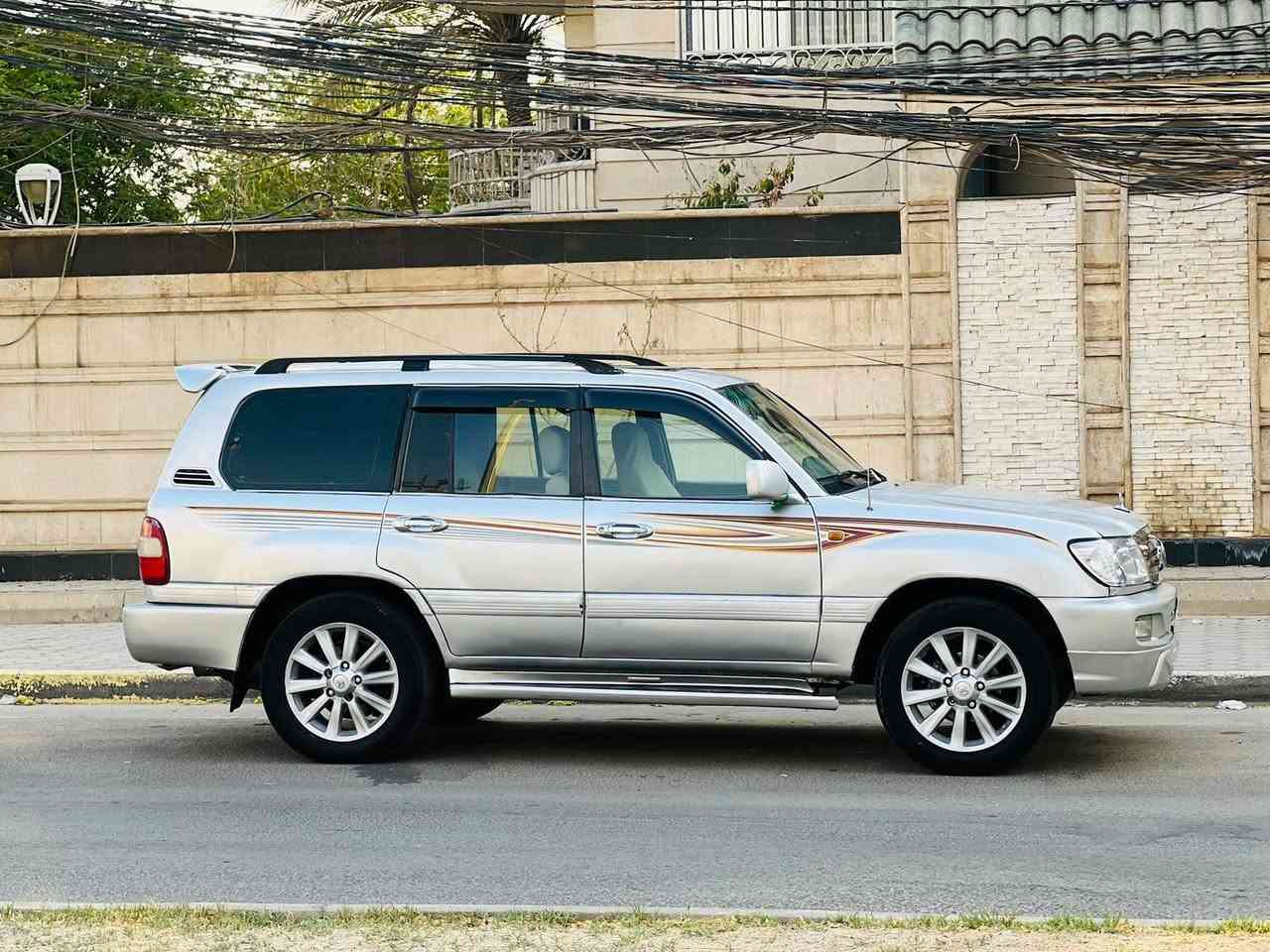 تيوته لاندكروز خليجي مديل 2006اصل السعر 113وبيهه مجال  فول مواصفات 1/1 مكينه وكير مكفولات اوتماتيك محرك 6️⃣ سلندر فتحه سقف 7راكب 3قطع تبريد داخل بيجي فورويل ثلاجه دبل تانكي مكفوله من ضربه وتبديل بيه رشات جماليه  تخم تاير كهربائيات حداديه جديدهه سياره جديده وجاهزه وخير من الله رقم*********** مكان كربلاء المقدسه
