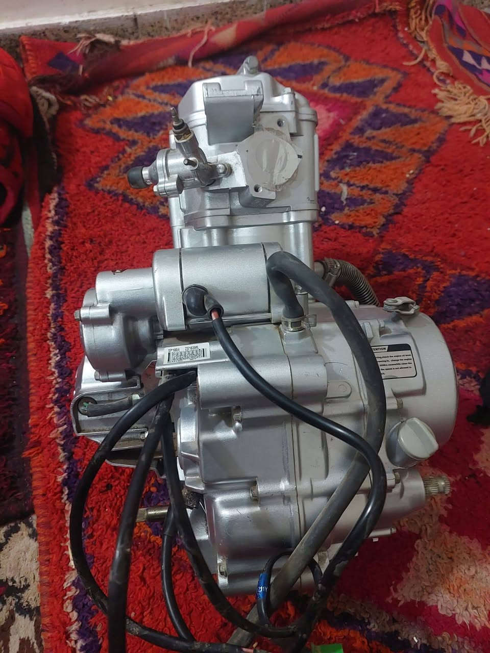 السلام عليكم ورحمه الله وبركاته 
محركات 2 للبيع 
واحد دايوان ابو الراديتر ممفتوح منه ولا برغي 
وال3 سيفان 2021 مبدل بي كلجات فقط
***********
