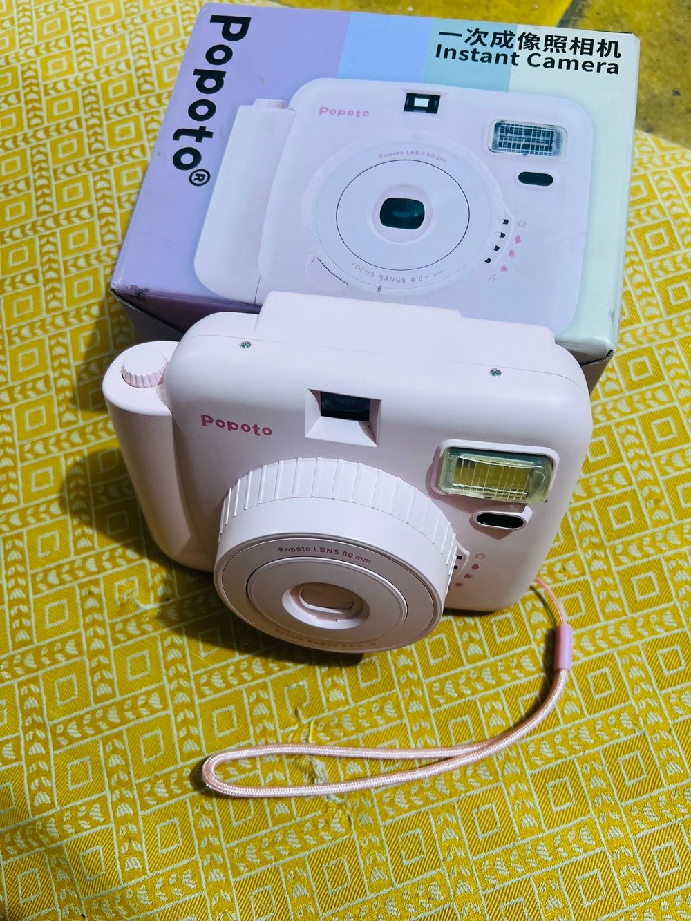 اسم الكاميرا هو Popoto Mini X Instant Camera 📸،
كاميرا صغيرة وكيوت، مثالية للصور والذكريات والمناسبات 💕
✨ تطبع الصور بشكل فوري
✨ تصميم أنيق وحجم عملي
✨ سهلة الاستخدام ومناسبة للهدايا
✨ تأتي مع علبتها الأصلية وكتيب التعليمات

📦 الحالة: جديدة/نظيفة جدًا
💰 السعر: [60,000]
📍 المكان: [ بغداد/الحريه/الدور]

للمهتمين والاستفسار راسلوني خاص 💌