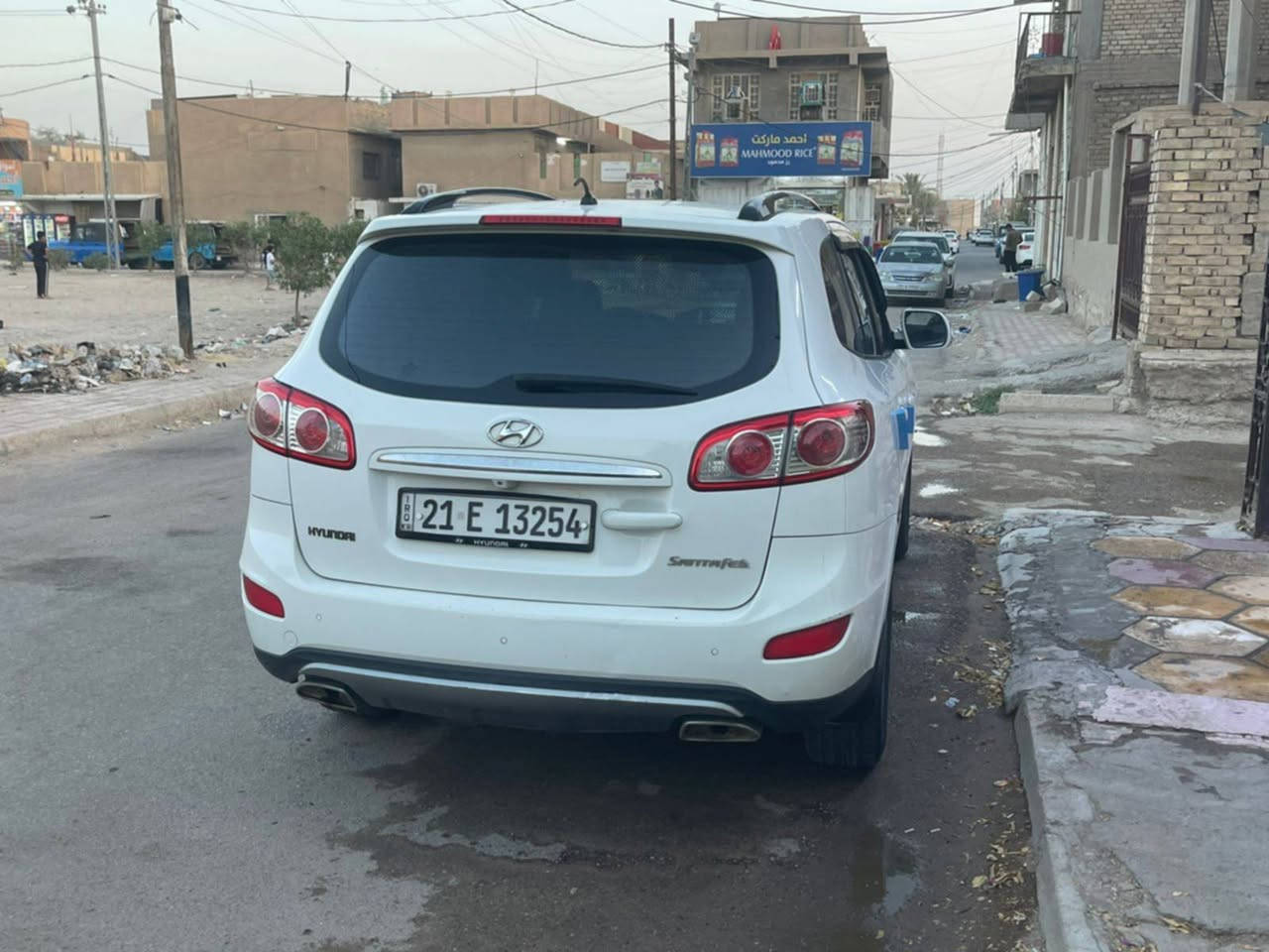 سنتافي موديل 12 محرك ٤ سلندر سياره نضيفه بمعنا الكلمه مكفوله خليجيه بيهه شبر صبغ بالباب الخلف السايق فقط متصرف عليهه دينار السعر ١٤٥ وشوي مجال مكان السياره صويره اتصال ***********
