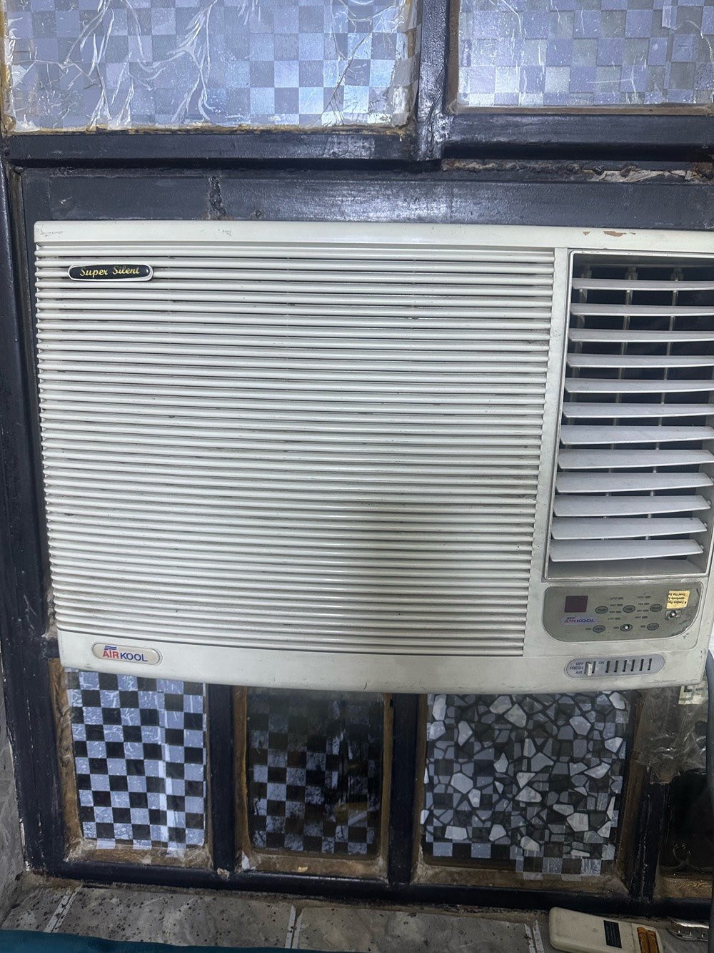 تبريد كمبريسر 2 طن شغال سعر 125 الف ***********