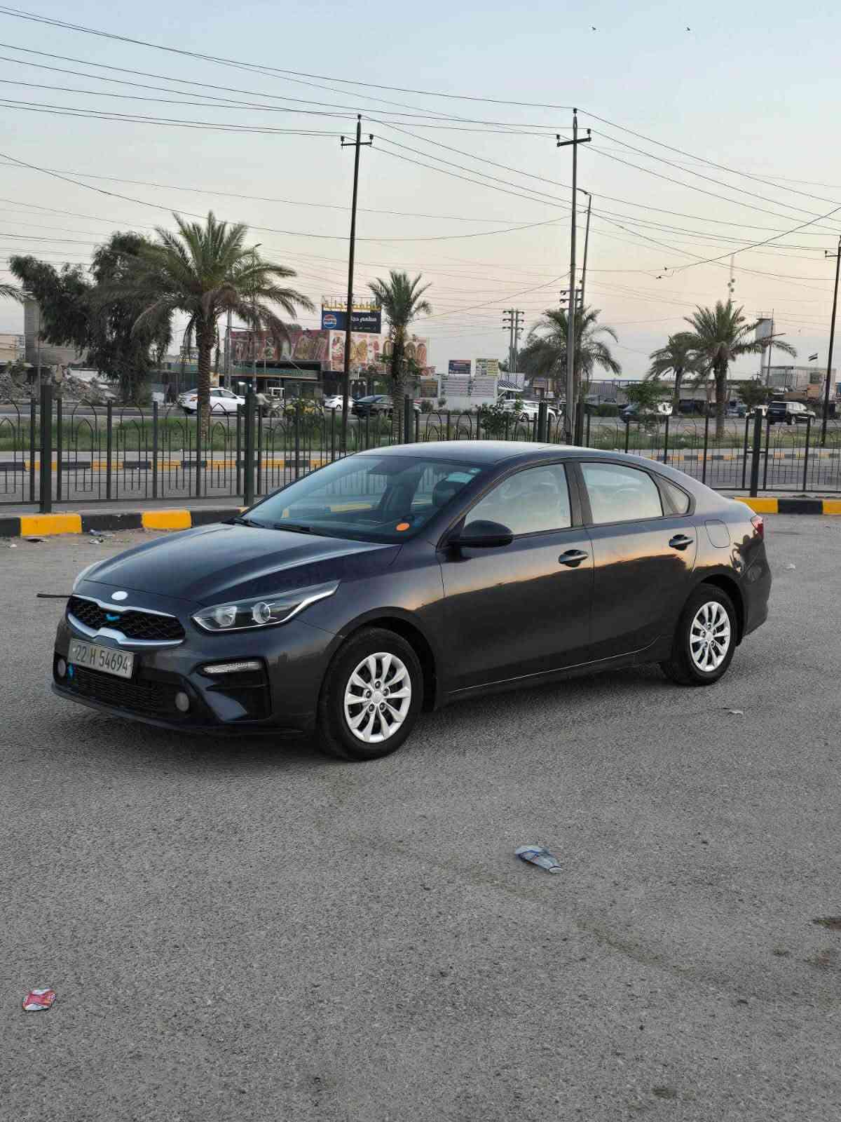 سيراتو مديل 2019 خليجي مكينه 1600 دوش ماشيه 170 الف جاهزه من كلشي على شرط وعلى وضع الشركه مكفوله من الصبغ والتبديل فقط بارد بل جاملغ الأمامي وطخه زغيره بل دورالجاملغ الخلفي الون فيلي رقم اربيل سنويه لل 2031 ب اسمي تريد تحول تريد وكاله 
السعر ١٣٤ وبهال مجال 
***********
