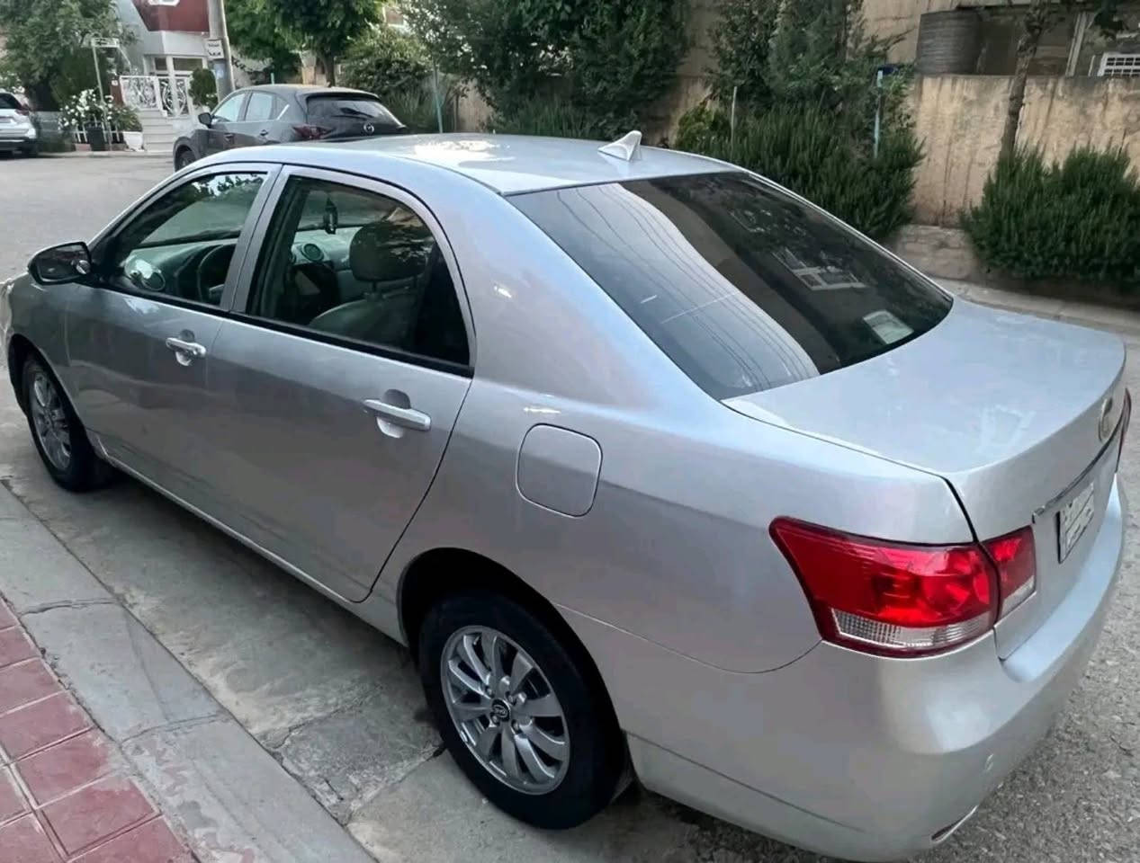 بیوایدی g3 ی 2013
بەشەرتی ئەولیات و حاسیبە 
سەنەوی لەگەڵە

تەبرید لەسەر سویچ 
بەسمە
ئاوێنە لایت 
تابڵێی جوان و ڕاقی 
ژمارە تەلەفون ***********
