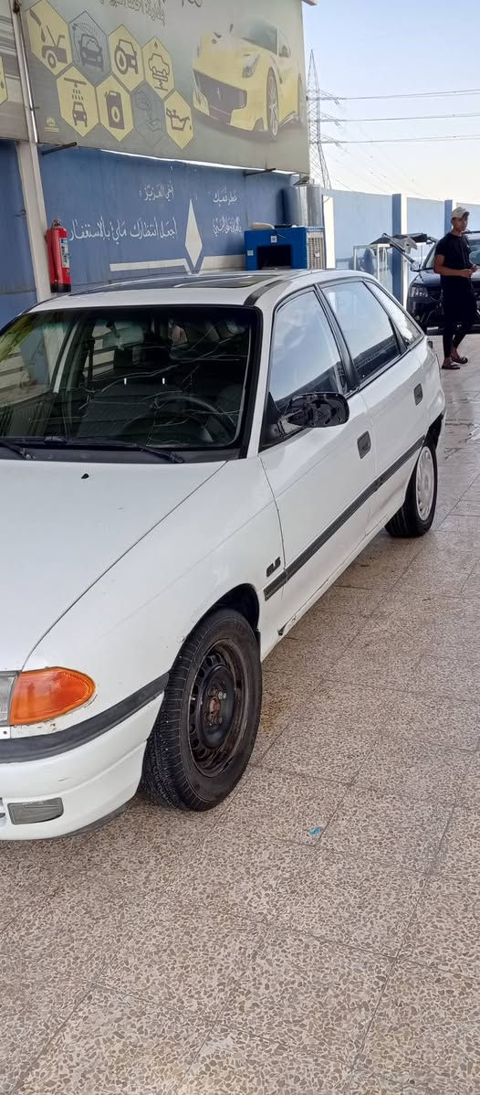 استرى موديل ٩٢ رقم بغداد سنويه ٢٠٢٧ شرط التحويل تواير جدد مكينه فحم بدايه صرف صندوق الخلفي مبدل معجون بل جاملغ الخلفي او شوف العين يبري الذمه. 
***********
