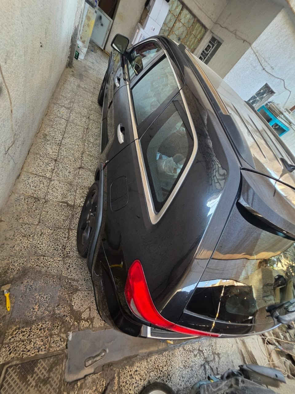 جيب شيروكي هيمي ٢٠١٢ اوفر لاند محرك 5700  وگير جيدجدا صدر أمامي خلفي وتخم تاير وغرفته نظيفة جدا دوشمه كشنات وكاعيه جديده جنطه كهرباء رادار دمام بلادي كامره خلفيه بلادي بانوراما ويل كب رياضي حجم 20 تبريد قطعتين ثلج بصمه تشغيل وبصمه باب تشغيل  وفتح الجنطه عن بعد التبديل والصبغ مثل ماموضح بسونار السعر 130ورقه رقم بغداد انكليزي بأسمي العنوان بغداد الكرخ الاتصال على الرقم *********** بلازَحمه زحمه لم ارد على الفيس

