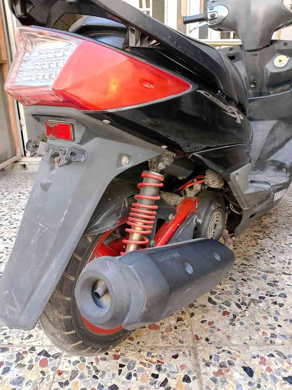 سكنس فحل نوزل الدراجه نظيفه كلش ومزوده بلادي ومكينه خرسه وطستها حلوه سعرها 750 للاستفسار اتصل ***********
