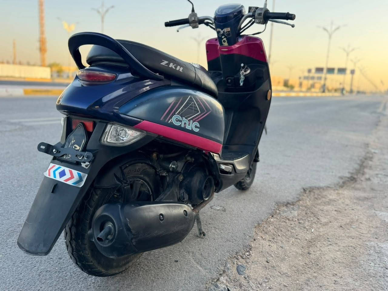 سلام عليكم داجه للبيع الدراجه نضيفه بس يرادلها جاملغ امامي فقط سعرها 550 للاستفسار اتصال ع 
***********
