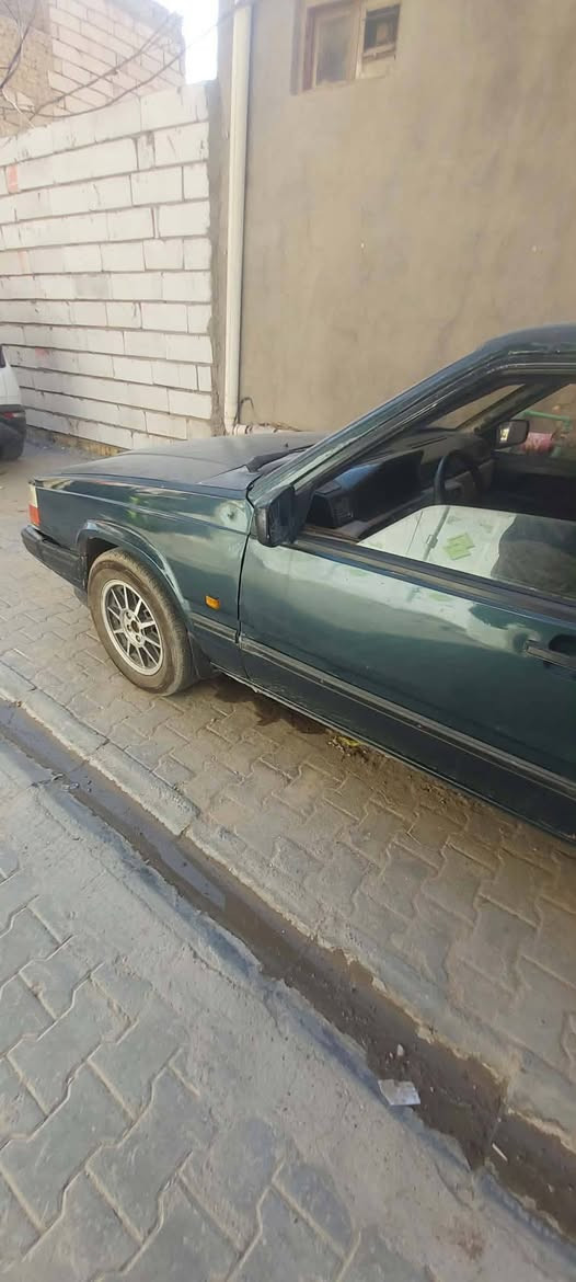 للبيع فولفو موديل 1991 رقم بصره بسمي سياره حلوه تبريد ميشتغل كير اوتماتيك جديد المحرك بي بخار قليل بلادي مامحور السعر 35 وبيه مجال العنوان نجف بلكوفه ***********
