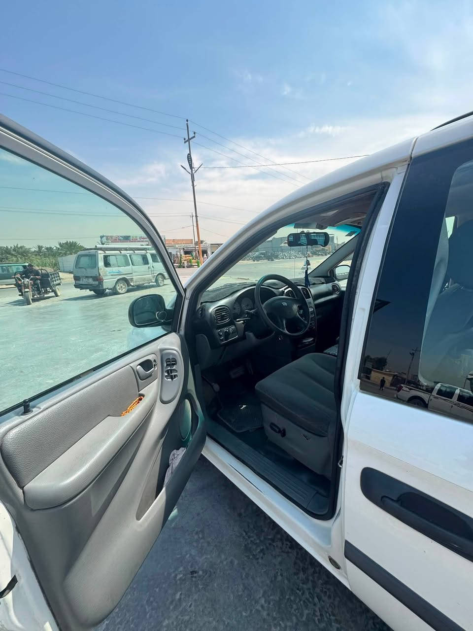 السلام عليكم
دوج كرفان 2007 طويل رقم بغداد محرك 3300 6V تبريد شغال خير من الله محرك وكير مكفول حدادية وصدر 80% نظافة قرب الصوره وشوف نظافتها السعر 82 وبيها مجال بسيط مكان بغداد الدورة او السيدية للاستفسار ‭***********‬
