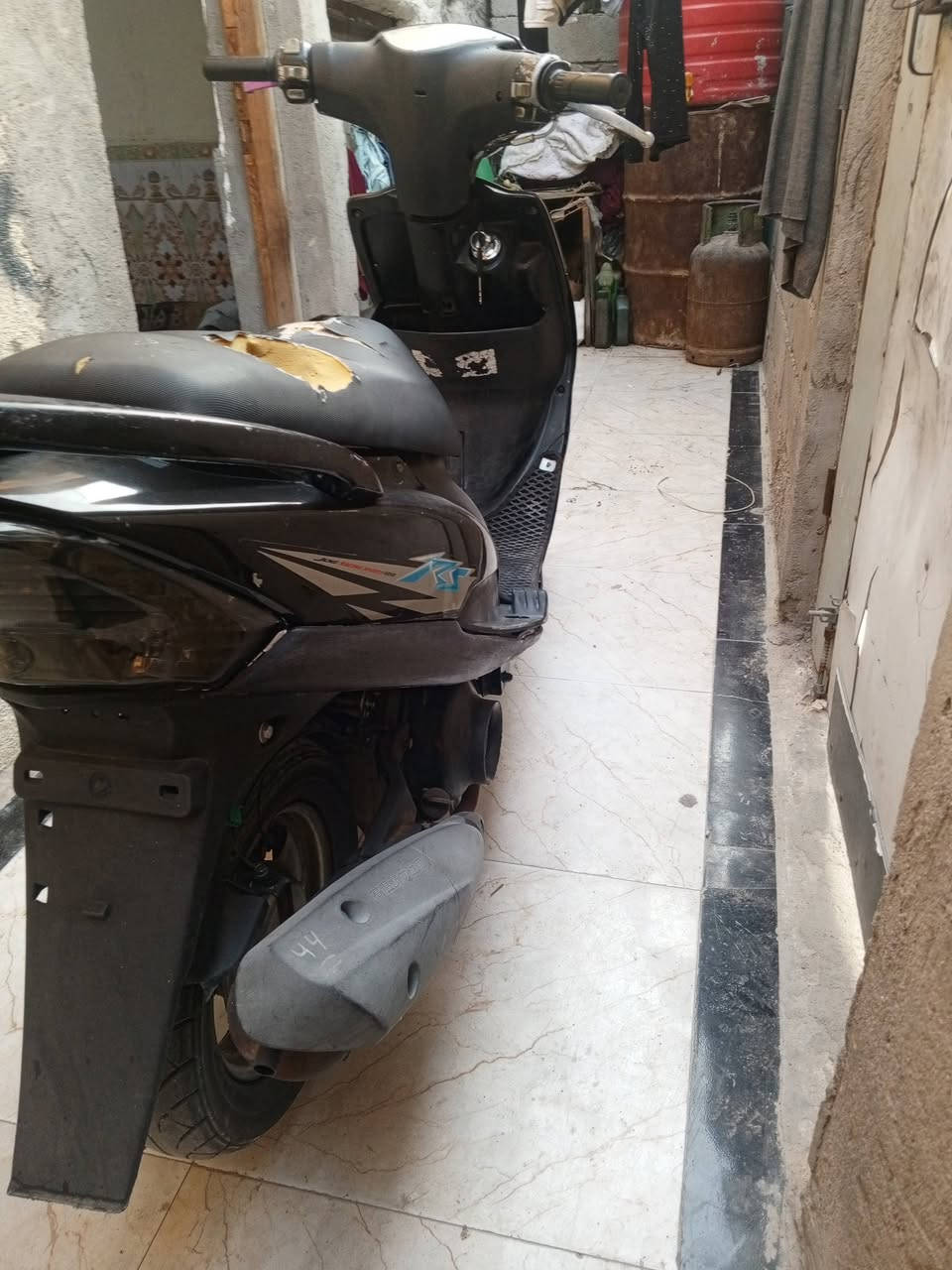 للبيع ماكس عدله بوشه بلاد 49مفتوحه ولفات وزنجيل فقط تشتغل بس هندر نقص باتري دراجه نضيفه سعر 500العنوان بصره الاصمعي الجديد ***********
