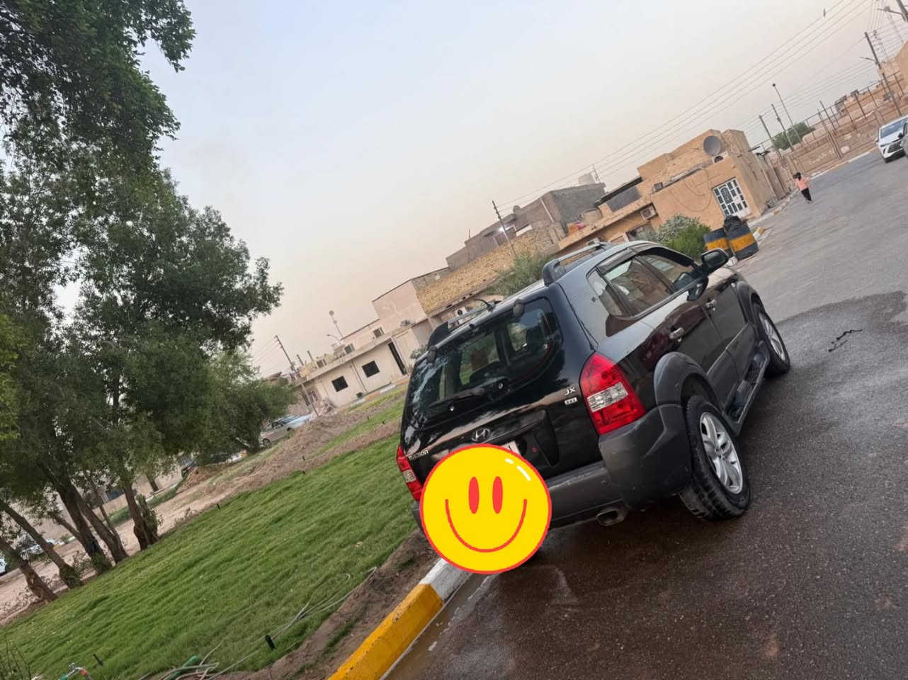 سلام عليكم 
توسان كوري موديل ٢٠٠٩ اللون اسود 
فتحه بالسقف مكينه ٢٠٠٠ كير اوتو وعادي
شاشة. حساس خلفي  سياره بيه ضربه امامية جهة اليمين وطاك ايرباك الاستيرن  رقم بغداد باسمي مكان السياره الدورة جمعية خير الله السعر ٩٥ 

‭***********‬ ابو احمد
