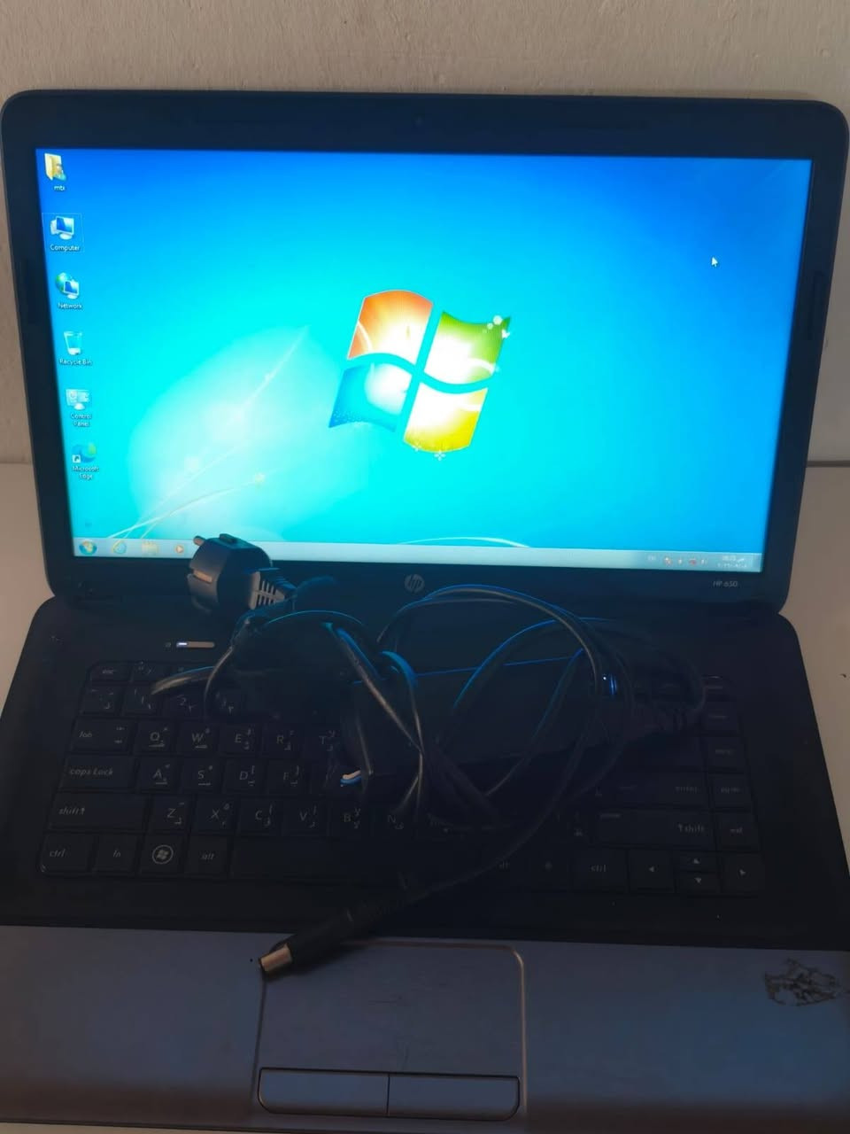 لابتوب للبيع كامل ملحقاته نوعه (hp) نضيف جداً *********** 

المواصفات
.الهارد: 500GB HDD
.الرام.:2GB
.المعالج: lntel Celeron 1000M1.80GHz
.:Windows 7Ultimate 64-bit
مواصفات مكفوله شخطه مابيه نضيفه
عنوان كركوك
