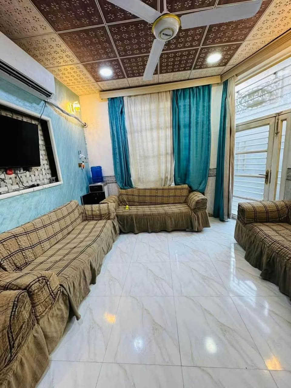 دار للبيع المساحة 100 متر
الموقع: نادر /منطقة كراغول 

يحتوي على غرفة واحدة 

طابق واحد 

دار جديد ونظيف 

للاستفسار اكثر 

***********/ محمد الزهيري

نص مكتوب في الصور:
- مكتب بسمايه للعقار
- بسم اية مكتب بسمايه للعقار