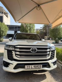 لاندكروز GXR • ٢٠٢٣ • ١٩٠٠٠ كم