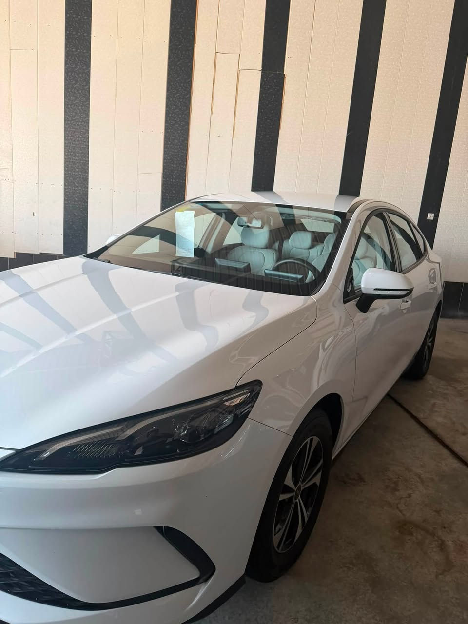 السلام عليكم
للبيع BYD سيل فايف 2025 

ماشيه 9000 كم

٢٠ و وميه ١٠٠ وبيها مجال بسيط 

العنوان البياع

رقمي ***********
