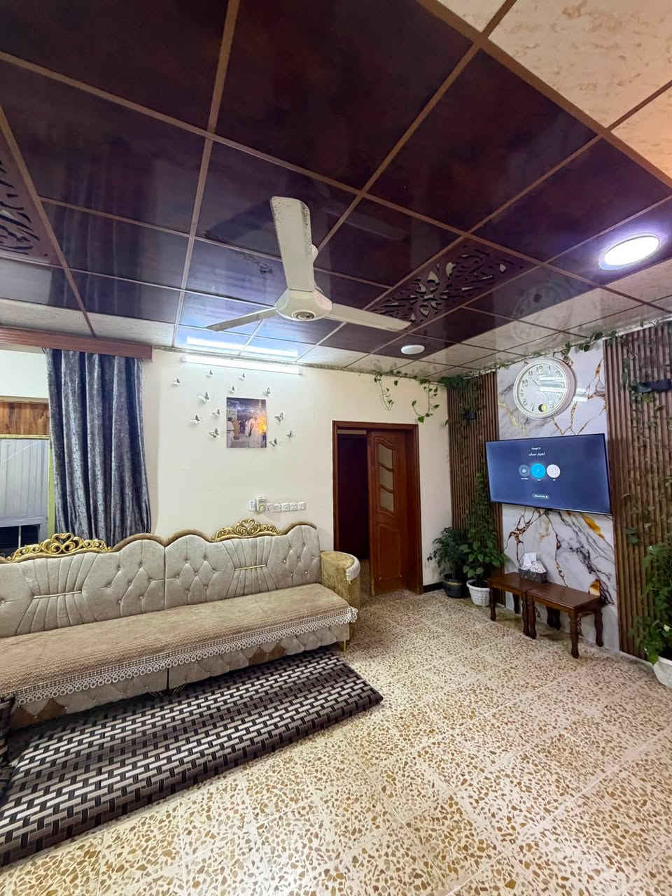دار للبيع حي الزنجلي قرب شارع الاطباء

المساحة 236 متر واجهة 14 متر ركن

سند طابو ملك صرف 

الدار مكون من طابق واحد وغرفه

الاول هول استقبال مطبخ صحيات غرفتين نوم 

السعر 155 مليون

مكتب العمران

***********
***********
