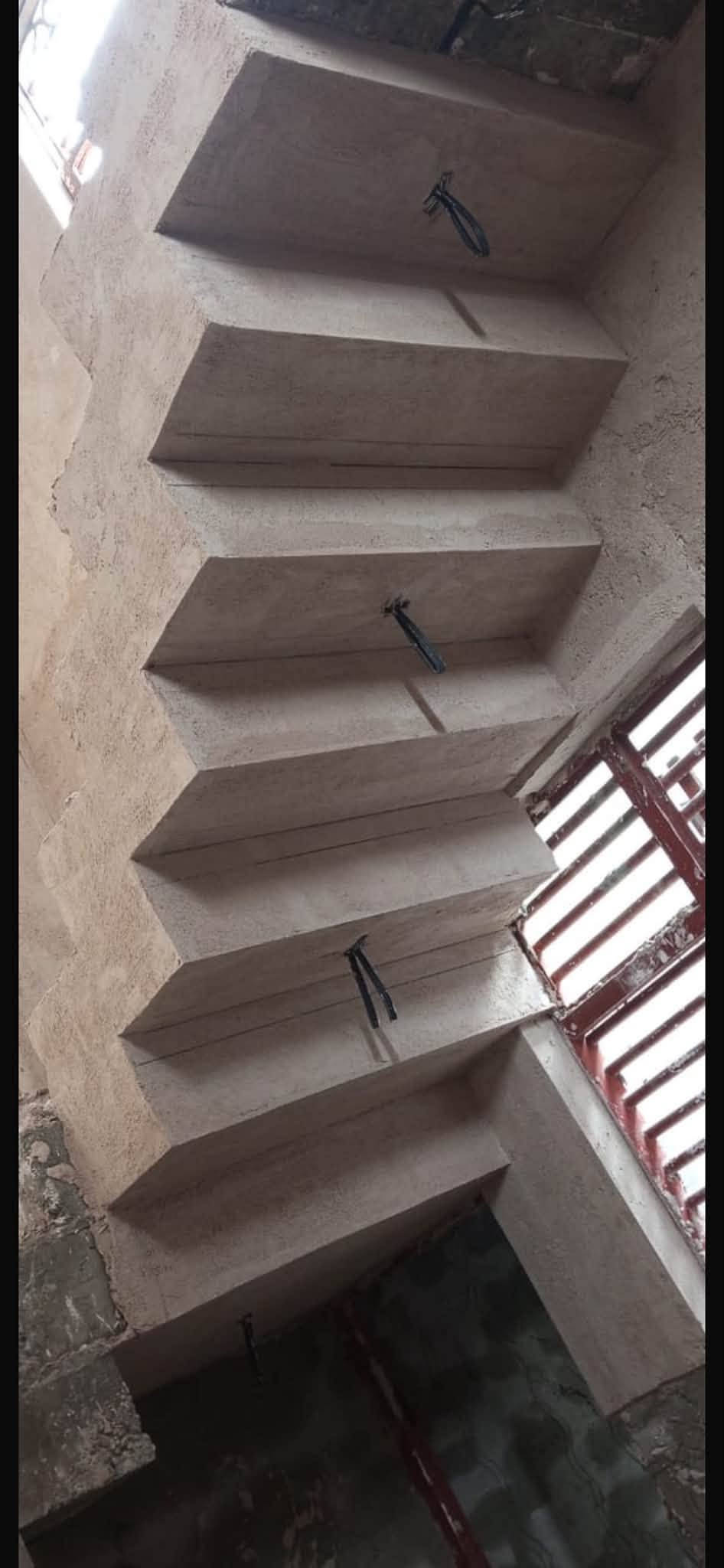 إسلام عليكم لباخ متفرغ حالياً
سمنت وجص وبورك شغل درجه اولى اخذ عالمتر ومقطوعه مكاني بالنجف الاشرف مقابل قريت الغدير  الاستفسار  الاتصال *********** وبخدمة الطيبين 🌹
