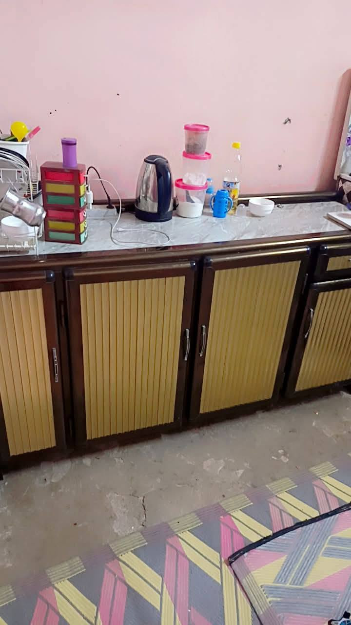 كاونتر للبيع ونظيفه مكاني بالموصل وهذا رقمي ***********
