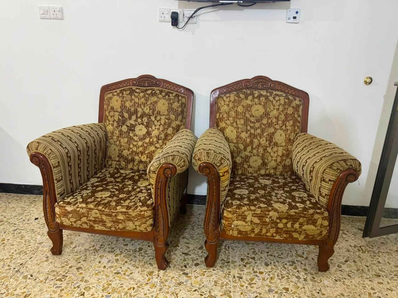 تخم خشب زان  9 مقاعد نظيف جداً السعر ب375 بي مجال بسيط
العنوان بغداد الجديدة الامين الثانية
***********
