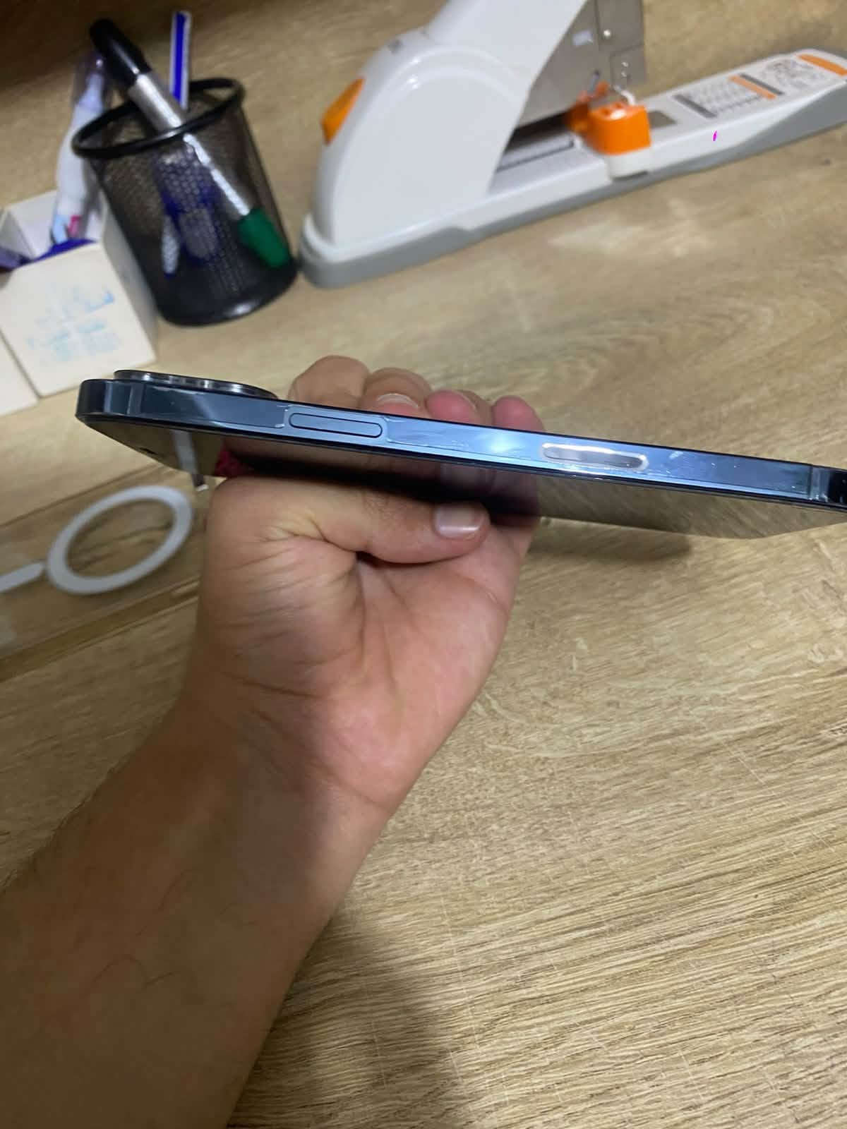 سلام عليكم
للبيـع فقط
١٢ برو ماكس 
لون نيلي مميز 
ذاكرة ١٢٨ 
بطارية 🔋 ٧٨ ابد مايصرف يعني الـ١٠٠ تكفيك يوم كامل فقط تصفح
امريكي نموذج m
بلادي ما مفتوح ابد يعني وتر بروف
 تك سيم كرت يعني خط واحد
كامل مابي نقص
وياه ثلاث كفرات وحماية كامرات اضافية ولزكة 
مغلف ppf
بي حماية كامرات
بي فلتر سماعات
لزكة مضللة شادها وعندي وحدة جديدة مامشدودة
مكاني بغداد الراشدية 
ماعندي توصيل 
سعرة ٤٥٠ مجال قليل حك الجية
استفسار ***********

نص مكتوب في الصور:
- ٣٣
- ٨:٣٦
- البطارية
- ٣٣%
- آخر شحنة إلى ١٠٠٪: ٤:١٠ ص
- الاستخدام اليومي
- أنت تستهلك كمية أقل من طاقة البطارية اليوم مما يحدث عادة حتى ٨:٣٦ م.
- متوسط
- اليوم
- ٩٧%
- ٧٤%
- هذا الجهاز
- iPhone 12 Pro Max
- الرقم التسلسلي: G0PDQ0130D42
- انتهت صلاحية التغطية
- انتهت الصلاحية في ٢ كانون الأول ٢٠٢١
- تشير سجلّاتنا إلى أن منتجك لا يدخل في نطاق التغطية بموجب الضمان المحدود من Apple أو بموجب أحد منتجات AppleCare لإصلاحات وخدمة المكونات المادية، وفقًا لتاريخ انتهاء الصلاحية المُقدّر.
- ✓ الإصلاحات والخدمة المدفوعة
- ✓ الدعم عبر المحادثة والاتصال الهاتفي
- تعرّف على المزيد عن خيارات الدعم
- هل تحتاج إلى مساعدة؟
- دعم Apple
- احصل على المساعدة بشأن جميع منتجات Apple