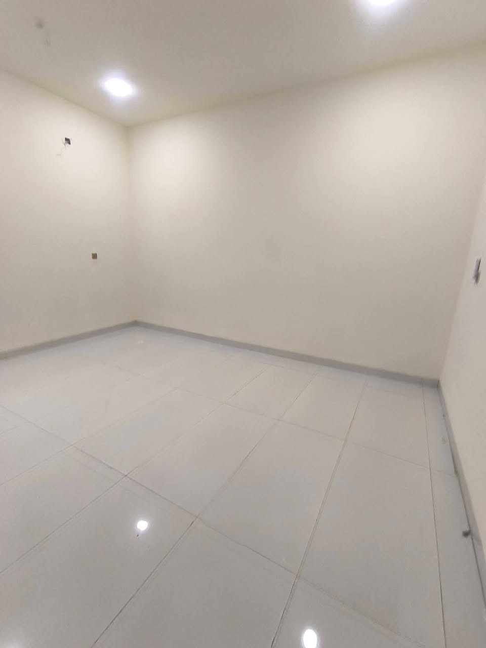 بيت للبيع
في حي الشهداء
مقاطعه 19
المساحه 250متر
شارع ١٠ متر
طابق واحد
بناء ٢٠٢٣
طابق واحد مكون من 2غرف
السعر.  ١٣٥مليون قابل للتفاوض
مكتب عزت للعقار شارع 60قرب تقاطع جامع التقوى مقابل المول الجديد في حي التأميم
هاتف
***********
***********
