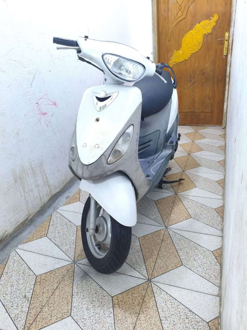 ماكس جديده كلهة شغاله سلف هندر اشاير سكنات ما مفتوحه مشي نهضه خير من اللّه بوشه  ابلاديه لايت عالي وناصي دبلات امامي وخلفي ابريكات اماميه وخلفيه جاهزه اخت الرمبه نعومه كلش حلوه كفرات اصلي حواضن اصليه ختم واحد عدادات الكهربايات كلها شغاله لا تبخير لا تنقيص جاهزه شرط الفحص مكان بصره الطوبه نخيل سعر 600 رقم***********

