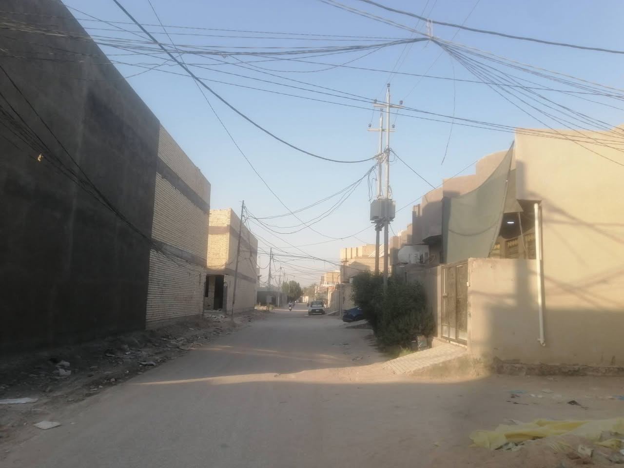 للبيع خلف مرقد الحر مقابل النهر حي الزهراء ١٠٠ متر مربع ركن بناء طابوك درجه اولى شارع ١٠ متر مي مجاري كهرباء تبليط ***********
