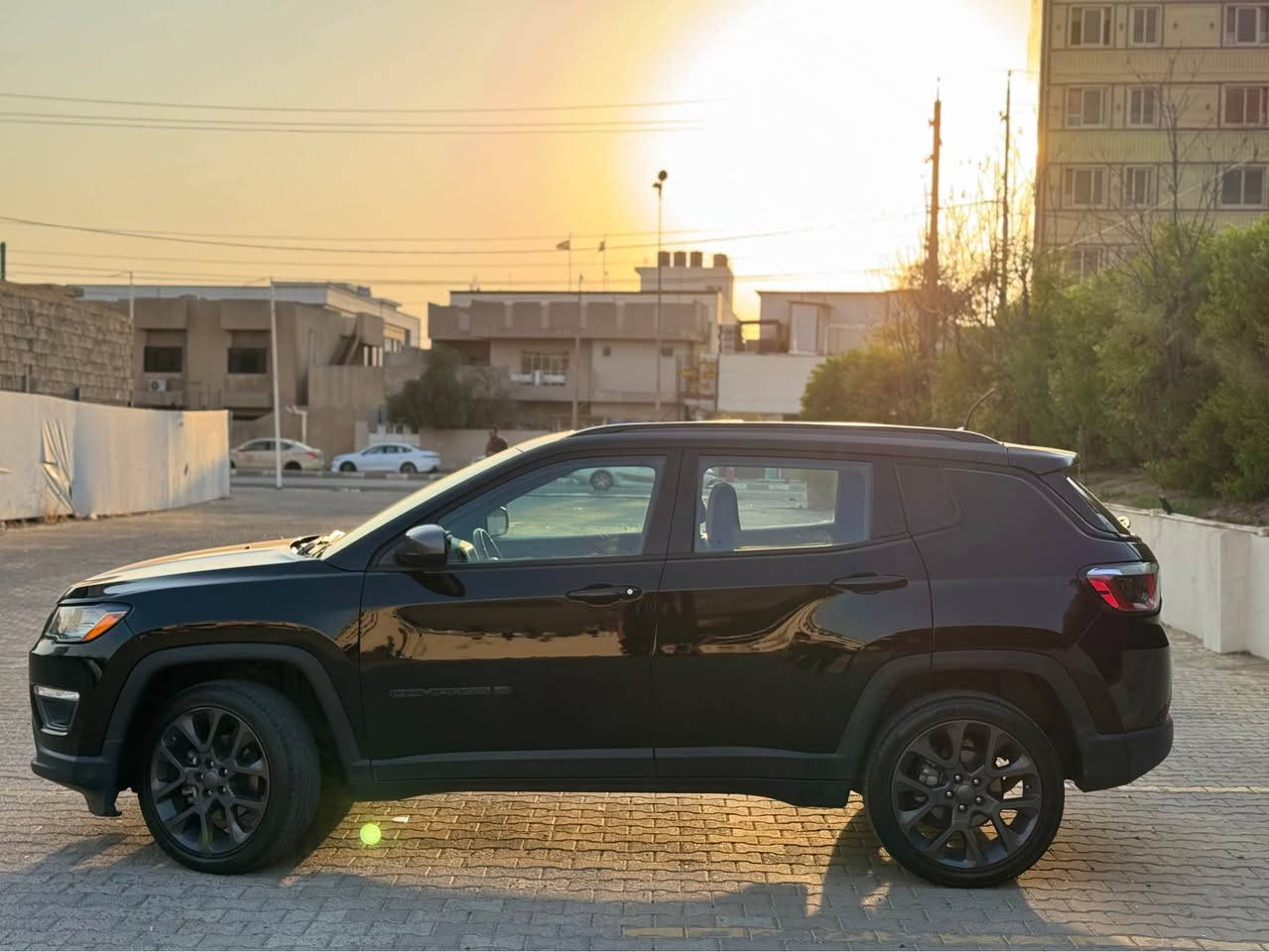 ‎جێپ کۆمپاس 2021 (Jeep Compass 2021)
* مۆدێل: 2021
* وەشان: 80th Anniversary Edition (تایبەت بە یادی ٨٠ ساڵەی جێپ - لەسەر بنەمای Latitude)
* مواستفات: فوول فوول (تەنها راداری نییە)
* ڕۆیشتوو: 25 هەزار مایل

* دبل ئەیكسل (4x4)
* سەقفی بانۆراما
* سیستەمی دەنگی بەناوبانگی Alpine (٩ سەماعە + ئەمپلیفایەری بیلاد)
* شاشە گەورە + پشتیوانی Apple CarPlay
* گێچی دیجیتاڵ
* بەسمە + شەغال (دەستپێکردن لەدوورەوە)
* کوشین کارەبا
* کوشین هیته‌ر + سوکان هیته‌ر + ئاوێنە هیته‌ر
* سەندوق کارەبایی و شەفت
* ڕەنگی ویل، ئاوێنە و چەمبەرەکانی ڕەنگێکی خەڵووزی تایبەتی کۆمپانیایە (تایبەت بە وەشانی 80th Anniversary) :
* بێ سبوغ و بێ تەعدیلە (تەنها سەندوقی بە بیلادی گۆڕدراوە).
* بێ ژوورێ و بەشەرتی ئێرباگ (ئێرباگی نەتەقیوە).
* گێڕ، مەکینە، تەبرید و ئەکسل بەشەرت.
* سنەوی و هەزەی نوێیە و ئامادەیە بۆ بەناوکردن.
نرخی ١٥٩ وەرەقە و کەمەک مەجال
(***********) whatssap - viber - korek

‎للبيع: جيب كومباس 2021 (Jeep Compass 2021)
* الفئة: 80th Anniversary Edition (نسخة الـ80 عاماً الخاصة - أصل Latitude).
* المواصفات: فول مواصفات (بدون رادار فقط).
* العداد: 25 ألف ميل فقط.
‎أبرز المواصفات والتفاصيل:
* محرك 4 سلندر مع فور ويل / دفع رباعي (دبل أكسل).
* فتحة سقف بانوراما.
* نظام صوتي أصل شركة Alpine (9 سماعات + أمبليفلاير).
* شاشة كبيرة تدعم Apple CarPlay.
* شاشة عدادات (كيج) ديجيتال.
* تشغيل بصمة + تشغيل عن بعد (شغال).
* كشنات كهرباء + هيتر (تدفئة لكشنات والمقود والمرايا).
* صندوق كهرباء (دبة كهرباء) + شفت.
* من الشركة (خاص بفل 80th Anniversary).
* مكينة وغير وتبريد وأكسلات بشرط التكفيل.
* بدون صبغ وبدون تعديل.
* الضرر: تبديل صندوق (دبة) بلاد فقط، بدون دواخل وبدون أيرباغ (سليم 100%).
* سنوية وهزة جديدة، السيارة جاهزة للتحويل مباشرة وبدون أي نقص.
السعر 159 ورقة و شوبة بي مجال
(***********) whatssap - viber - korek أربيل, العراق

