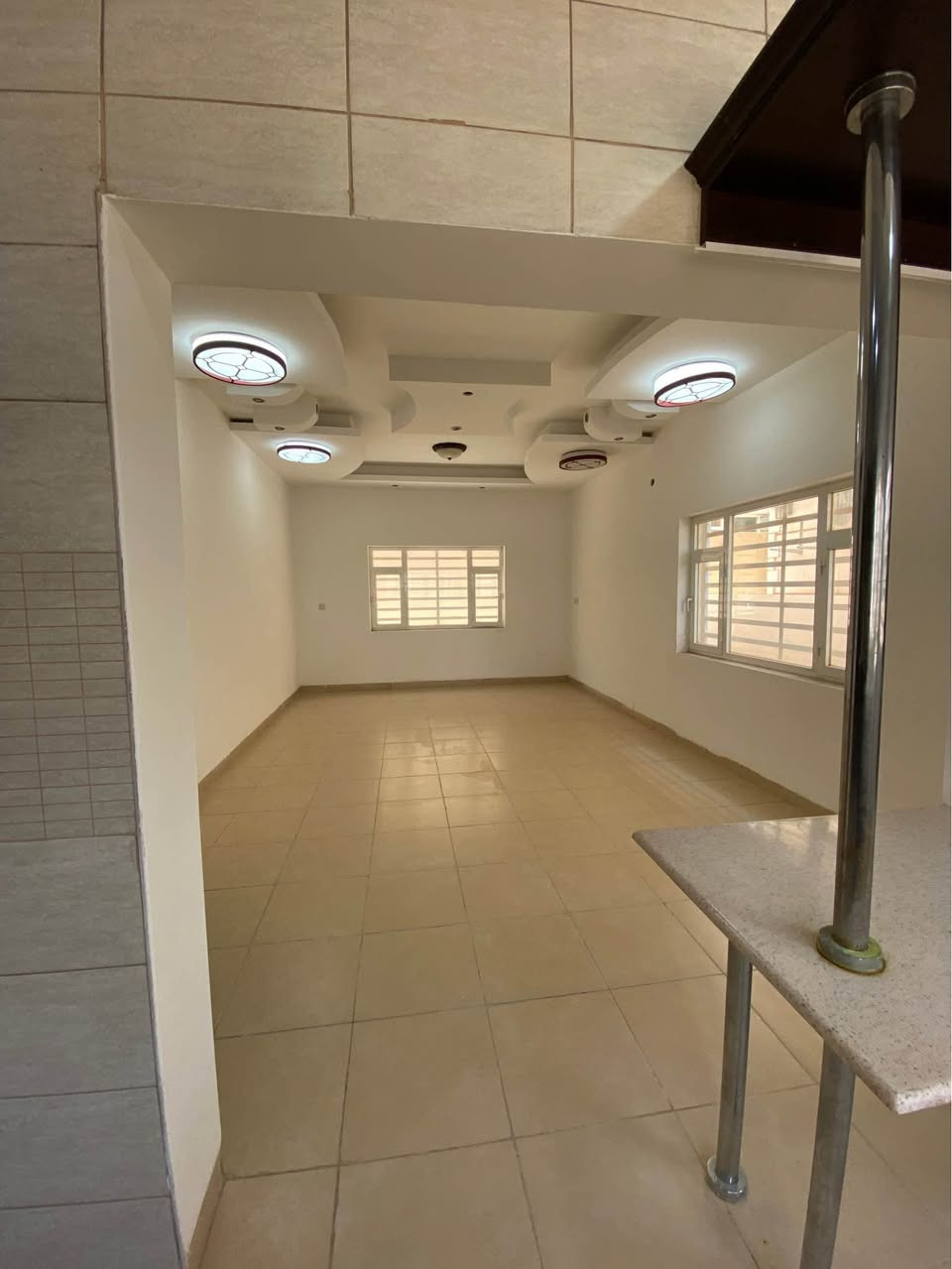 منزل للبيع في اشتي ڤلج
مساحة البيت250متر
٤ غرف نوم(1ماستر سويت)
اسقبال 
مطبخ حار و بارد 
حديقه و گراج 
مجمع كامل خدمات كهرباء 24ساعه 
اسواق 
مسجد 
للتواصل 📞
***********
***********
**************
في حال لم يتوافق العقار مع رغبتكم او لم يكن بقدر امكانيتكم زوروا موقعنا على تلكرام للتصفح على اكثر عدد من العقارات المتوفرة 
https://t.me/alialmshhadani أربيل, العراق
