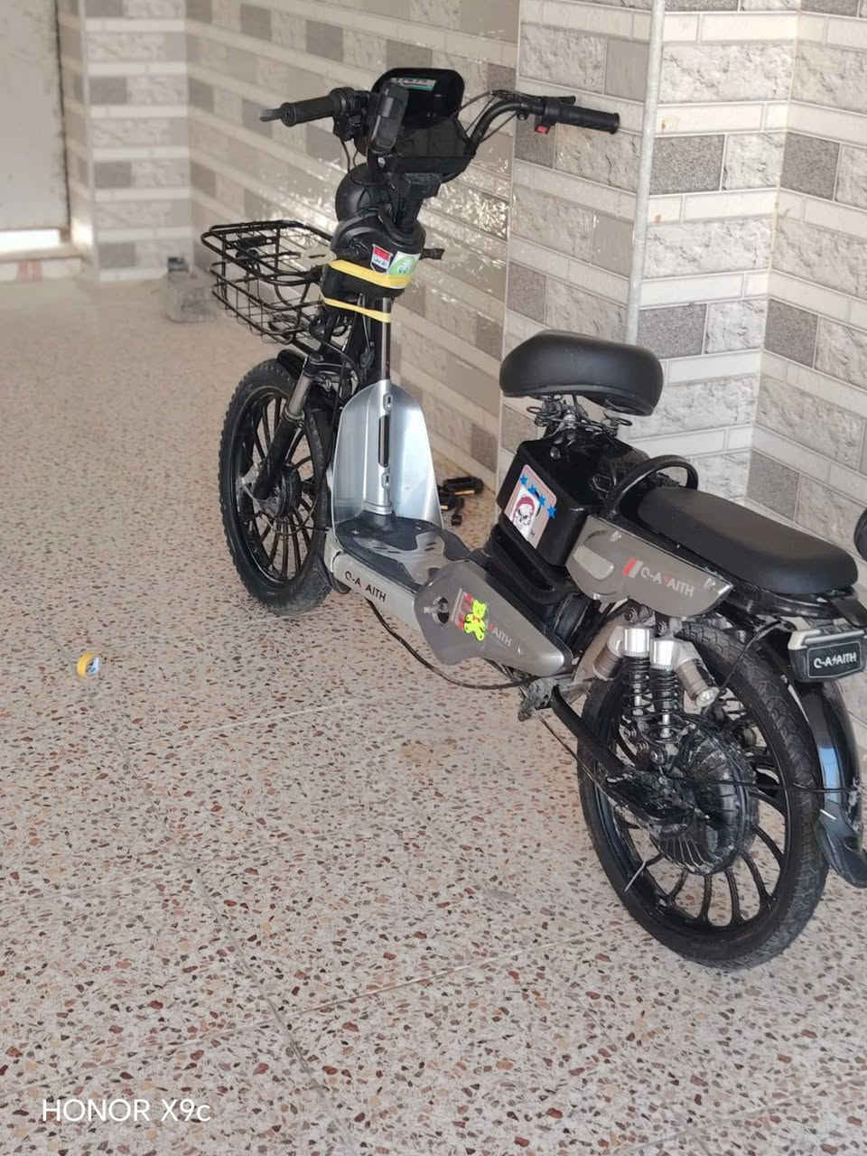 سلام عليكم
 باسكل شحن للبيع 
بسعر 450 وبي مجال 
طك كارتون استعمال قليل 
وجانت متروكه ولكيت البطاريه هابطه 
مكاني بل حله يم جامعه بابل 
*********** بي واتساب 

ما متواجد خاص

