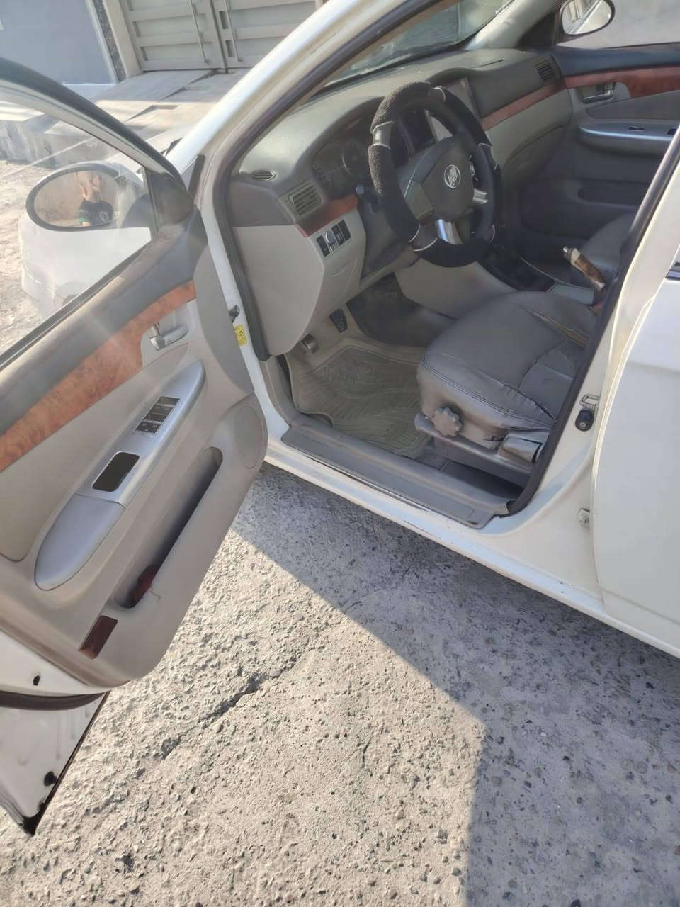 للبيع ليفان 620 مكانها حي النور
السيارة جاهزة شرط كير ومحرك 
وتحويل مباشر من صاحبها الشرعي بيها كابون سعرها 55ورقه
تتفاصل اكثر تواصل مع صاحبها عالرقم
***********
