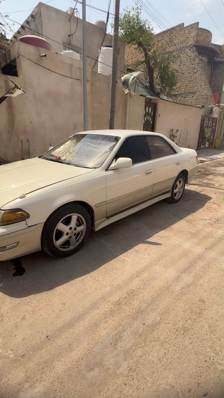 سلام عليكم مارك 2000  بسمي رقم نكليزي مكفوله من ضربه قويه  تبريد حداديه وره كدام جديده  تاننكي بنزين جديد مكينه ادامه كامله عليه من بلكات مجاول جداد نزولات سياره متعوب عليه مال جناي  سعرها 70  رقمي ***********
