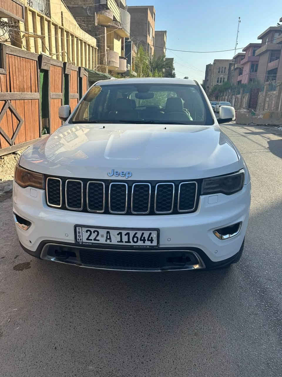 السلام عليكم 
Jeep خليجي موديل 2018
مكفوله كفاله عامه شركه هارلم 
ما عده بي دير ار اصبعين بالجاملغ الامامي 
رقم اربيل بسمي العنوان بغداد الكراده 
الرقم ‭***********‬
