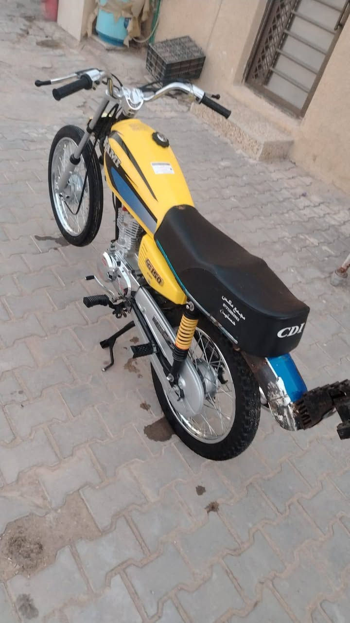 السلام عليكم دراجه تعمير الشاصي 19 والمكينه 26 اول تبديله دهن البيع 800 بيه مجال قليل هذا راقمي ***********
