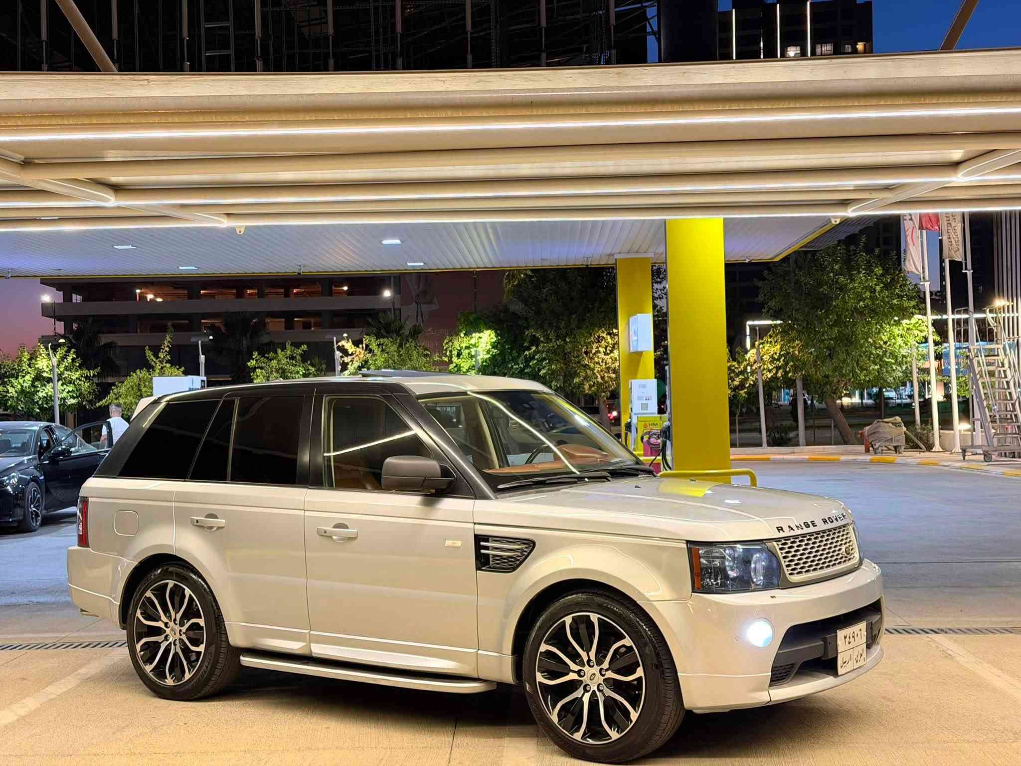 ‏Ranj Rover  2012 sport
‏‎نرخى  ١٣٨  ورقه مجال بسيط 
عليها غرامه ٢٥ ورقه  ينزل من سعر 

‏‎موسفات خليجى  
‏‎مه كينه ى ٨ بستونى بى سوبره مه رغوب
‏‎موصفات فول 

‏‎سلايد 
‏‎هه زار روشتوە  ٢٠٠ 
‏‎كوشن جلدوناو 
‏‎كوشن كاره باو خه زن 
‏‎سوكان فوليوم 
‏‎گير ئوتوماتيك و عادى و سبورت
‏‎موصفاتى ره نج مه عروفه .......
_______________________________________
‏‎گيرو مه كينه ى به شه رت يه ك خه له لى تيانيه بى نو قسانيه ته بريد و تاقم بيشى به شه رت 
‏‎ده بله كانى جوبه و به رزيو نزمى زور مه زبوته
‏‎هه موو گيانى به شه رت افروشن 
‏‎سه ياره كه ره قه م  هه وليره شرط تحويل او وكاله 
_______________________________________
‏‎سه ياره كه  بوياغ   دوو بست ناوكرتن بى ارباك بى سارد باقيات هيجى نيه

‏‎سعر138ورقه و مجاليكى  كه م 
***********
**************************

‏Ranj Rover sport  2012

‏‎سعر ١٣٨
عليها غرامه ٢٥ ينزل من سعر 

‏‎ بيها ٢شبر  صبغ بدون دواغل صبغ اوربى بدون بارد بشرت سونر 
 
‏‎فول مواصفات
‏‎رانج روفر سبورت 
‏‎ موديل 2012
‏‎ماشيه  
‏‎محرك ٨ سلنر بدون سوبر اقوي محرك 
شرط فحص مامفتوح  دينار مصرف ماعنده
-----------------------------
‏‎مواصفات 
‏‎سلايد
‏‎سترين تحكم
‏‎داخل جلد  
‏‎كشنات جلد كهرباء و خزن
‏‎كير اوتوماتيك و عادي و سبورت
‏‎اربع نضام دفع رباعي
‏‎دبلات جبريس حسب رغبه تريد سياره عاليه وناصيه
‏‎بريك بصمه 
____\_____________________________
‏‎كير و محرك بشرط مابي اي نواقص
‏‎تبريد بشرت ثلج
‏‎ صدر كل بشرط مابيها نواقص

‏‎سياره رقم اربيل  شرط تحويل او وكاله 
____________________________________
‏‎سعر ١٣٨  مجال بسيط ما كو هيجي بالسوق 

‏‎مكان سياره سليمانيه  او جمجمال 

‏***********
