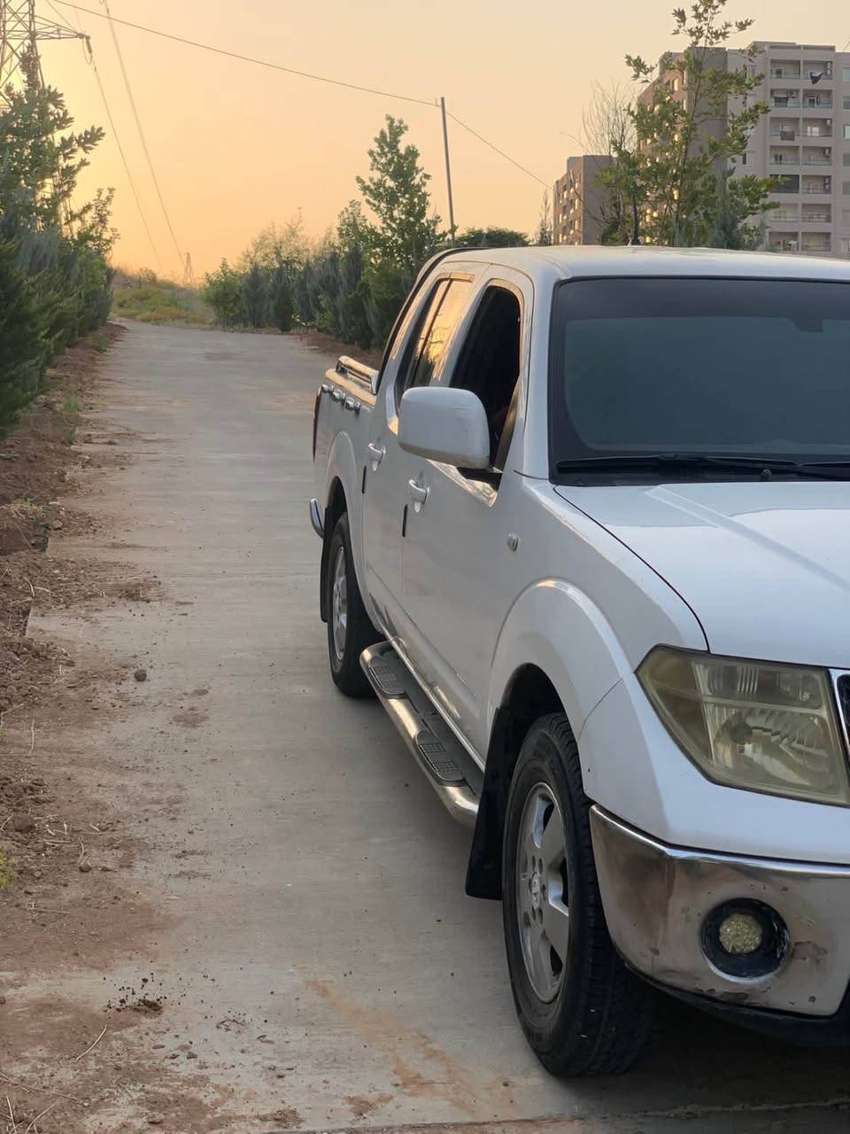 نيسان نافارا ٢٠٠٩ بي ده عم صبغ بنئ دوو ده رگه هان بي صه ربه يه يكجار ده عم تيدا نينه ويل تايره پاقژن سياره زئده پاقژه يا ماليه به ره قه م دهوك ١١٠ هزار غرامه يل سه ر سيره بي مه سره فه بئ ته قه و ره قه  بو پترو پيزانينان نا مه كي فريكه خاص دهوك, العراق
