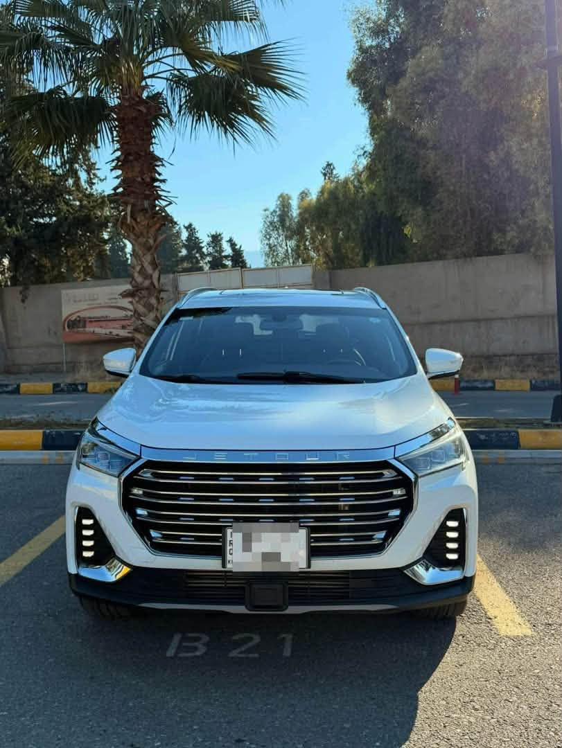 جيتور X90PLUS سياره فاخره اقتصادية وذات مواصفات عاليه.. حتى  يمشي بنزين عادي بدون ديلكو
جيتور 
X90 PLUS 1.6L Luxury 
ضمان شركة

الموديل : 2024 
المحرك: 1.6 L تيربو 
القوة الحصانية : 197 
ناقل الحركة : 7 سرعات
العداد :..    92000كم 

 السياره.. خصوصي.. رقم شمالي 24 دهوك
‎للتواصل   
*********** 
مكان   دهوك
سعر   169$

