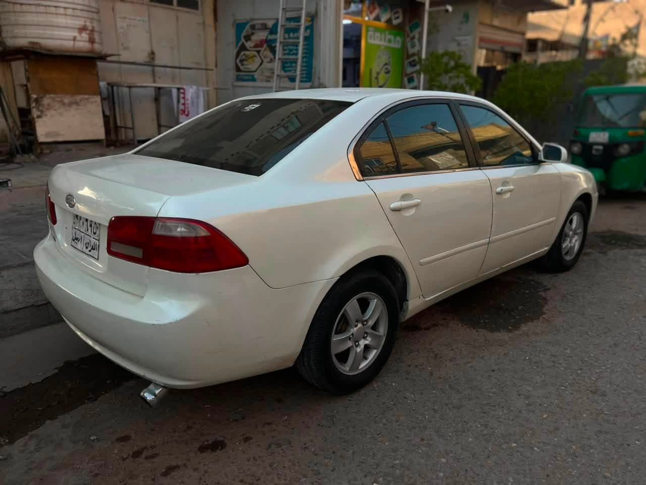 السلام عليكم أوبتيما 2008  محرك والكير مكفولات تخم تاير جديد حداديه كلها جديده سياره جاهزه تبريدها ثلج  كبل للشارع تحويل ثاني يوم مكاني بغداد  السعر 80$ بي مجال حك الجيه 
رقمي*********** 
بيع سريع الشراي يتصل
