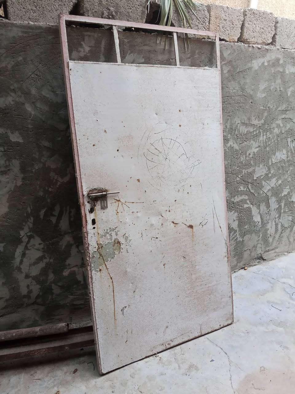 السلام عليكم عندي بوب للبيع قياس مترتين عرض 95 العنوان ام العظام رقم الهاتف ***********

