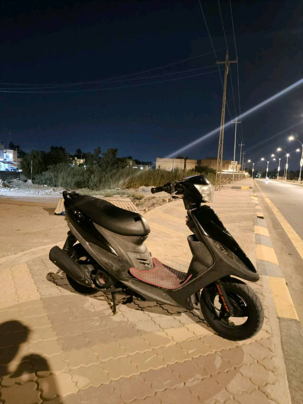 ماكس عدله للبيع صارها شهرين طالعه من الحاويه سعرها مليون وميه مكانها ناصريه ***********
