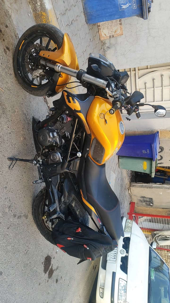 السلام عليكم
دراجة نوع بطح Benelli 302cc عدد البساتم 2 السرعة 180K
ماشيه 36000 للأستفسار الاتصال على الرقم ***********موجود واتساب .
