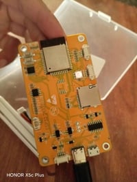 ESP32مع شاشة مدمجةCYD منصب نظام بروس تدعم لمس مع sd card  تأتي مع كفر ...