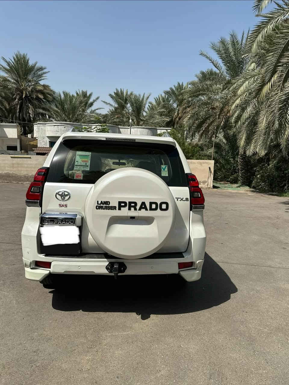 🚨 للبيع | تويوتا لاندكروزر برادو 2018 TXS خليجي 🚨

🔥 Prado TXS | خليجي | بغداد

📅 الموديل: 2018
🛣️ الممشى: 100,000 كم
خليجي
📍 رقم بغداد
⚙️ المحرك: 4.0 V6 – 6 سلندر
🏎️ القوة: 271 حصان تقريباً
🔄 ناقل حركة: أوتوماتيك 6 سرعات
🚙 دفع رباعي 4×4
👨‍👩‍👧‍👦 7 مقاعد

✨ المواصفات:

• فئة TXS
• مقاعد جلد
• فتحة سقف
• بصمة وتشغيل ذكي
• تشغيل عن بُعد
• كاميرا خلفية
• حساسات خلفية
• مثبت سرعة
• شاشة
• تحكم أوتوماتيكي بالمناخ
• مقاعد كهربائية
• إضاءة LED
• تحكم بالمقود
• نظام مانع انزلاق
• صف ثالث
• وغيرها من مواصفات الـTXS

🔧 الحالة:

السيارة مكفولة من كل شيء، وما عليها إلا:
• صبغ بسيط جداً بالدعامية الامامية 
وبارد بسيط بالباب الخلفية 
• بعض الملاحظات البسيطة جداً فقط

والسيارة بشكل عام نظيفة ومحافظة.

💰 السعر: 37,500 دولار

📍 الموقع: بغداد – قرب جزيرة بغداد السياحية

📞 للاتصال والاستفسار:
***********

الفحص على المشتري، والسيارة حاضرة للفحص والمعاينة.
